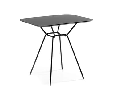 STRAIN - Square dining table by Prostoria