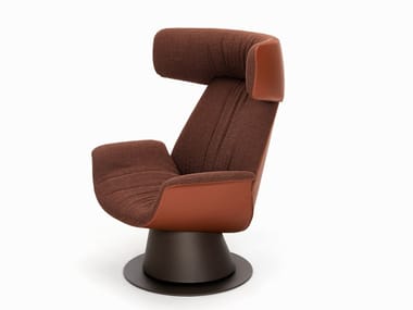 ILA 2020 - Swivel armchair with headrest by Pedrali