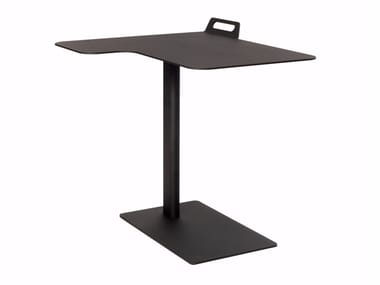 TAIL CORNER - Powder coated steel corner side table by Casala