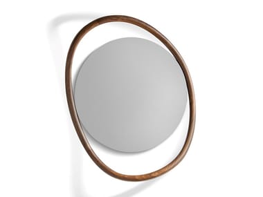 UNUT - Round framed walnut mirror by Nomon