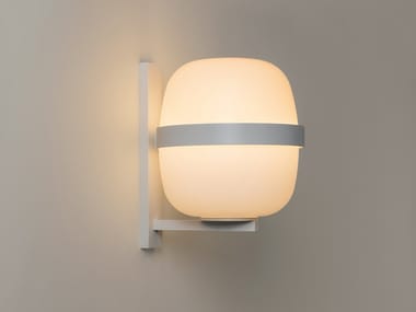 WALLY CESTA - LED opal glass wall lamp by Santa & Cole