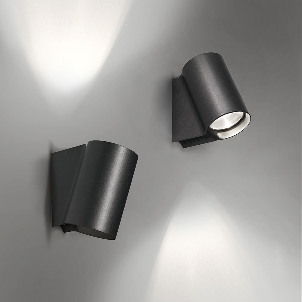 Oblique Wall Lamp by Artemide