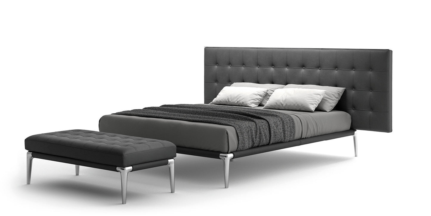 VOLAGE BEDS by Cassina